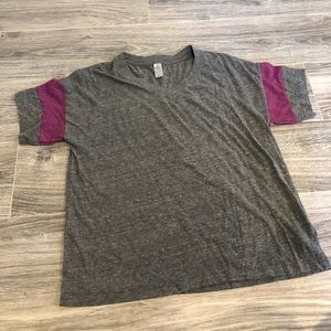Grey tee shirt